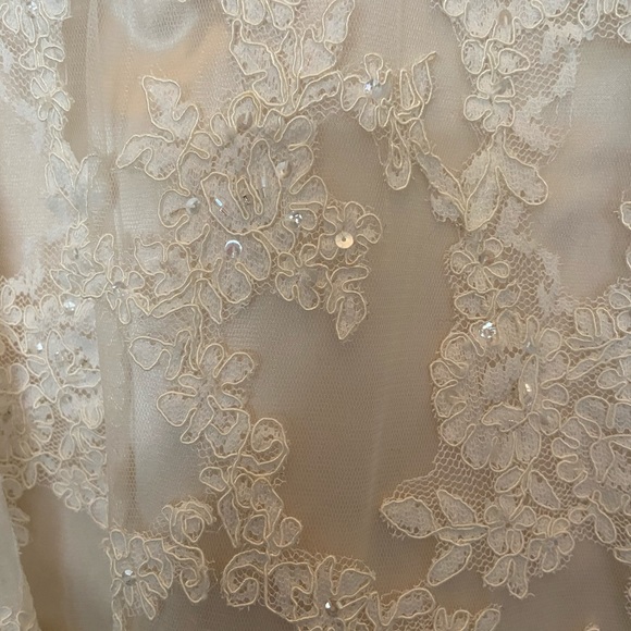 Wedding dress - Picture 5 of 9